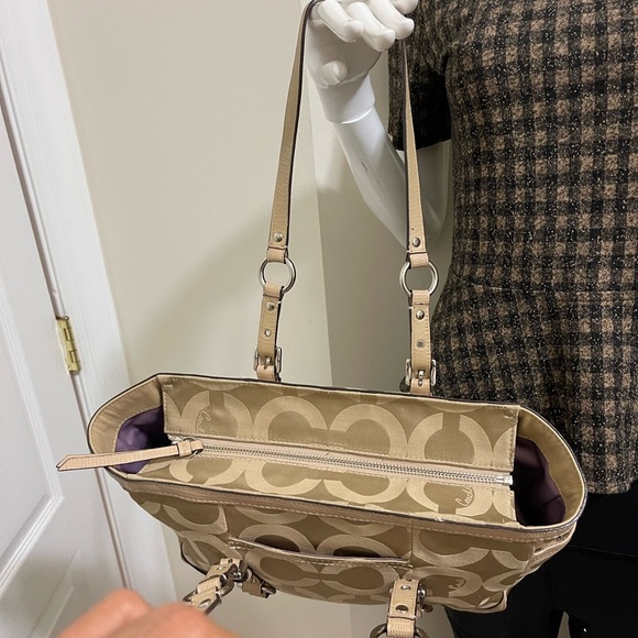 Coach beautiful tan and cream color bag with great conditions - Picture 12 of 16